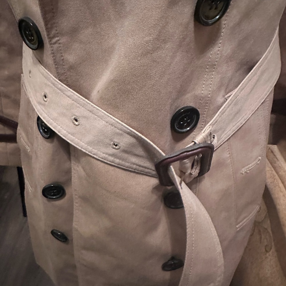 Authentic Burberry Beige Double-Breasted Trench Coat | Size US 0 / EU 2 - Picture 6 of 7